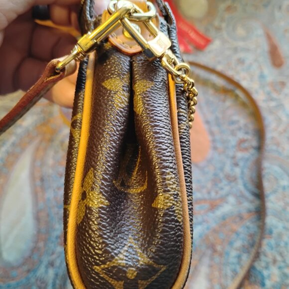 Eva Monogram Clutch with original strap - Picture 10 of 14